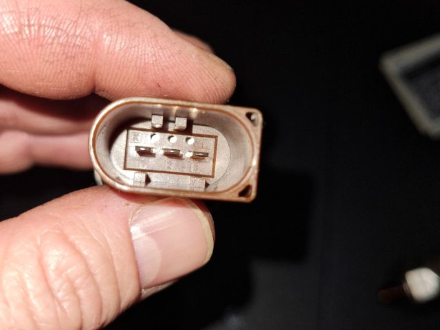 bontott AUDI A4 B8 Nyomásszabályzó Szelep