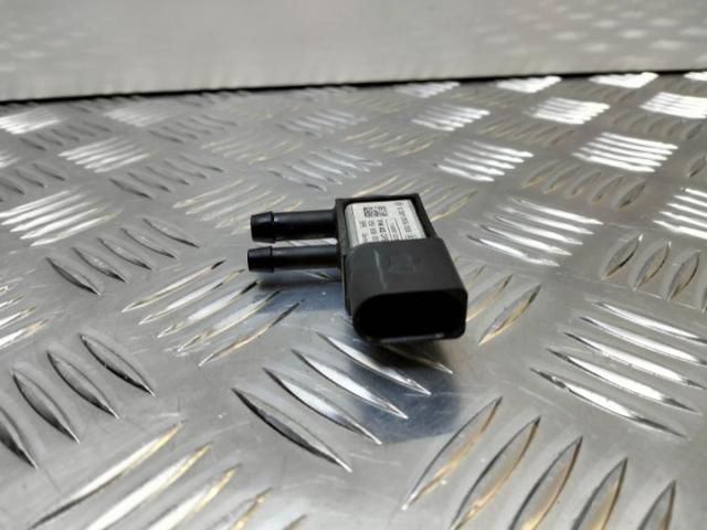 bontott AUDI A4 B8 Nyomástartó Szelep