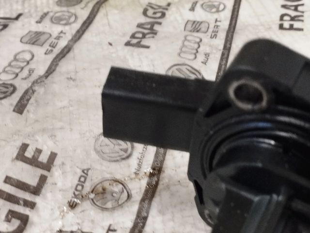 bontott AUDI A4 B8 Olajszint Jeladó