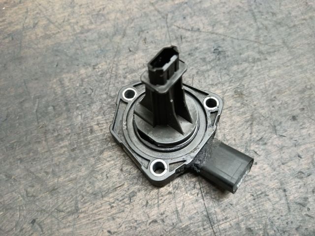 bontott AUDI A4 B8 Olajszint Jeladó