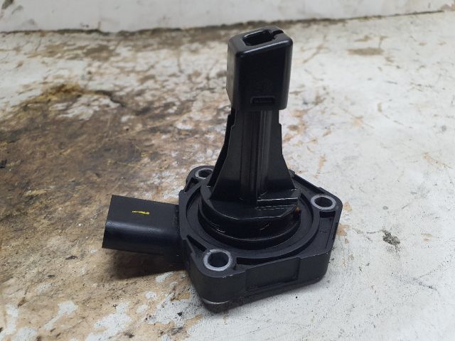 bontott AUDI A4 B8 Olajszint Jeladó