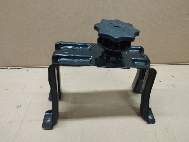 bontott AUDI A4 B8 Pótkerék Rögzítő