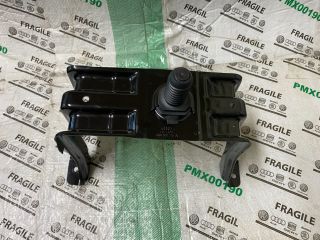 bontott AUDI A4 B8 Pótkerék Rögzítő