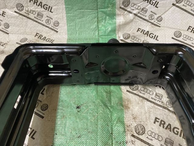 bontott AUDI A4 B8 Pótkerék Rögzítő