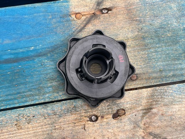 bontott AUDI A4 B8 Pótkerék Rögzítő