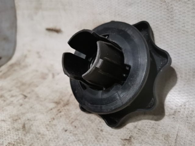 bontott AUDI A4 B8 Pótkerék Rögzítő