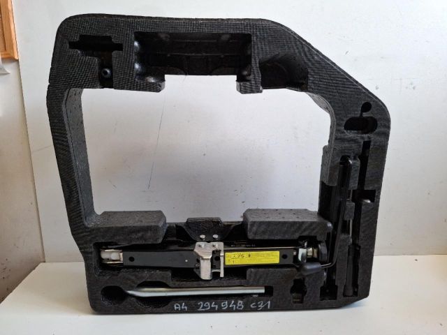 bontott AUDI A4 B8 Pótkerék Szerszámtartó