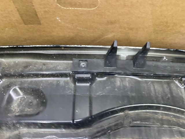 bontott AUDI A4 B8 Pótkerék Tartó Fenéklemez