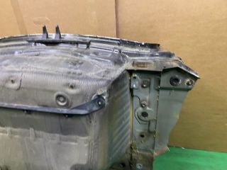 bontott AUDI A4 B8 Pótkerék Tartó Fenéklemez