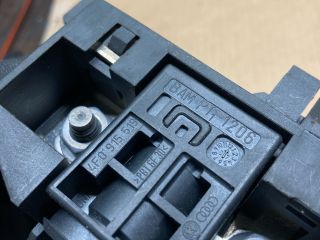 bontott AUDI A4 B8 Pozitív Kábel Elosztó