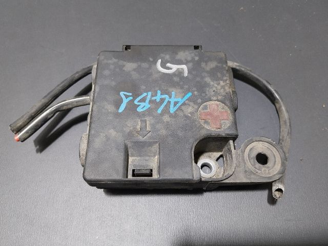 bontott AUDI A4 B8 Pozitív Kábel Elosztó