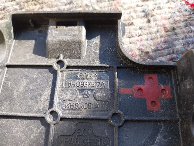 bontott AUDI A4 B8 Pozitív Kábel Elosztó