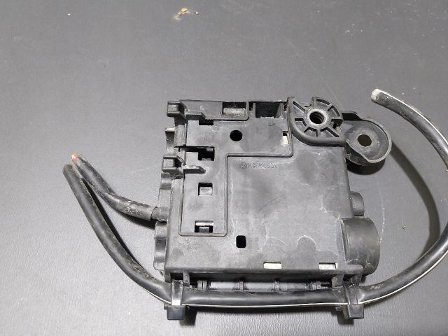 bontott AUDI A4 B8 Pozitív Kábel Elosztó