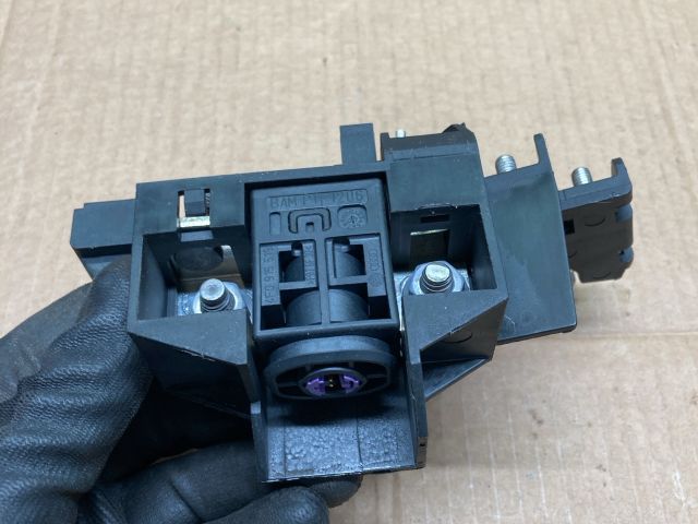 bontott AUDI A4 B8 Pozitív Kábel Elosztó