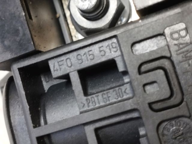 bontott AUDI A4 B8 Pozitív Kábel Elosztó