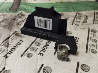 bontott AUDI A4 B8 Pozitív Kábel Elosztó