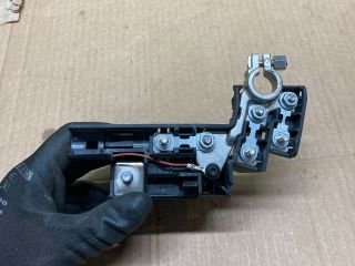 bontott AUDI A4 B8 Pozitív Kábel Elosztó