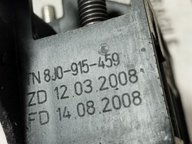 bontott AUDI A4 B8 Pozitív Kábel Elosztó