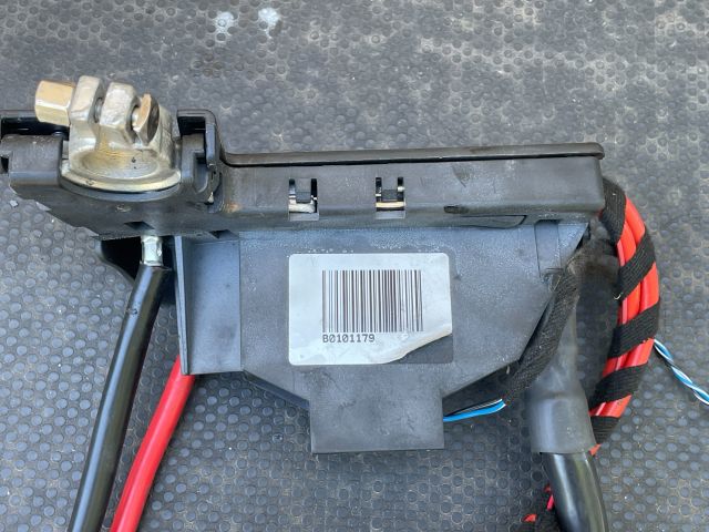 bontott AUDI A4 B8 Pozitív Kábel