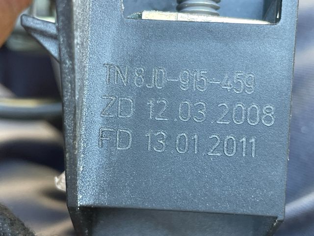 bontott AUDI A4 B8 Pozitív Kábel