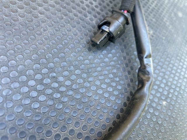 bontott AUDI A4 B8 Pozitív Kábel