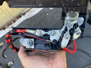 bontott AUDI A4 B8 Pozitív Kábel