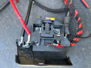 bontott AUDI A4 B8 Pozitív Kábel