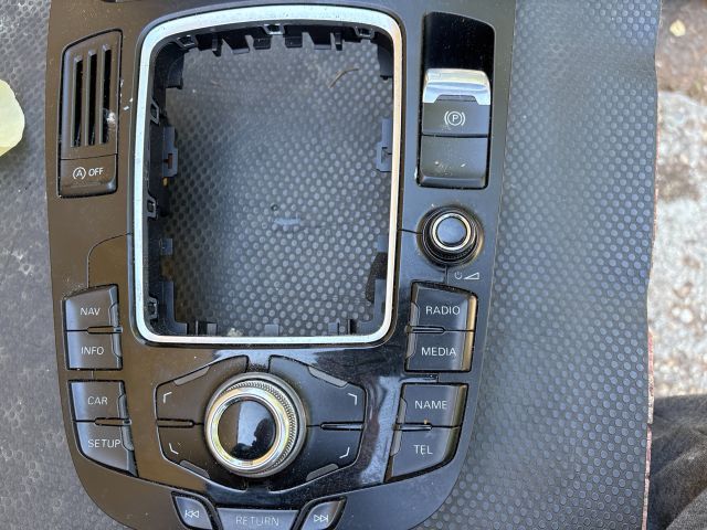 bontott AUDI A4 B8 Rádió / CD Kapcsoló