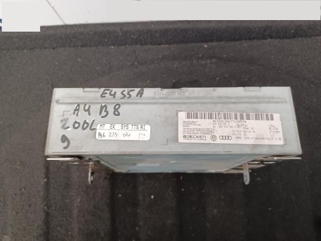 bontott AUDI A4 B8 Rádió / CD