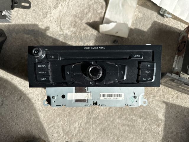 bontott AUDI A4 B8 Rádió / CD
