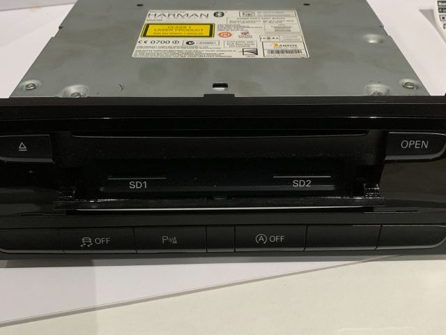 bontott AUDI A4 B8 Rádió / CD