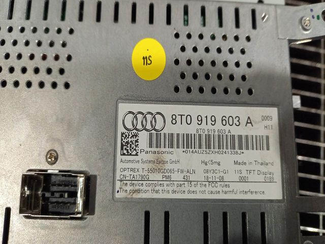 bontott AUDI A4 B8 Rádió / CD