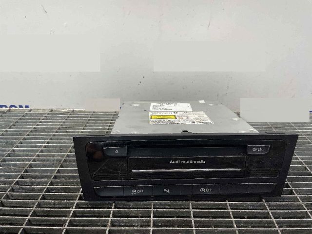 bontott AUDI A4 B8 Rádió / CD
