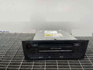 bontott AUDI A4 B8 Rádió / CD