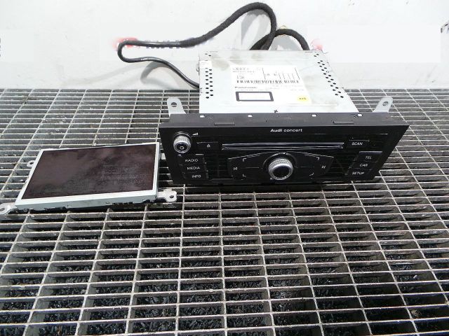 bontott AUDI A4 B8 Rádió / CD