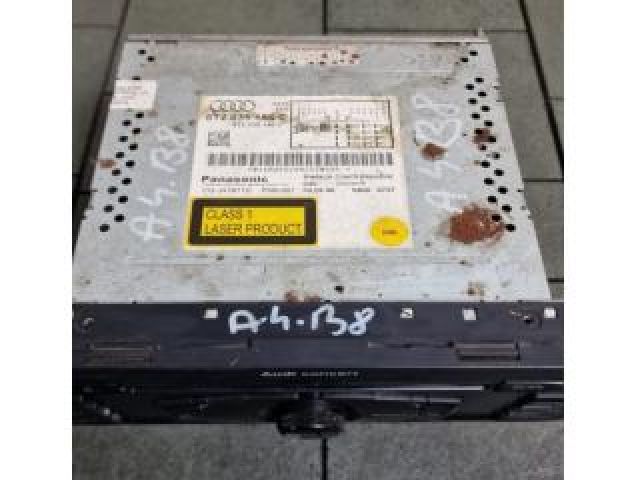 bontott AUDI A4 B8 Rádió / CD