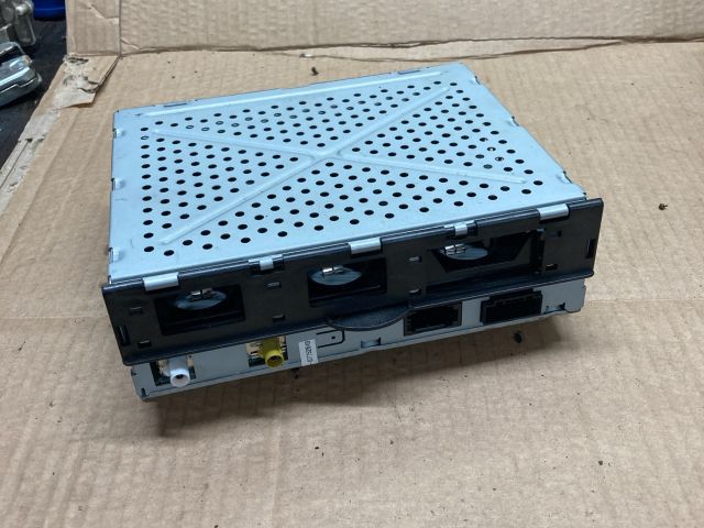 bontott AUDI A4 B8 Rádió / CD