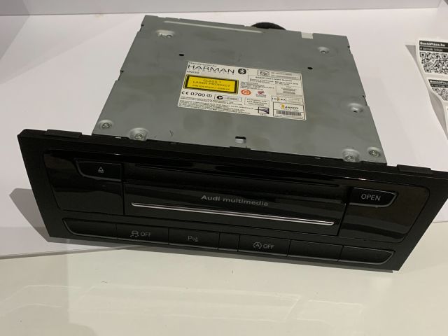 bontott AUDI A4 B8 Rádió / CD