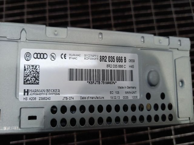 bontott AUDI A4 B8 Rádió / CD