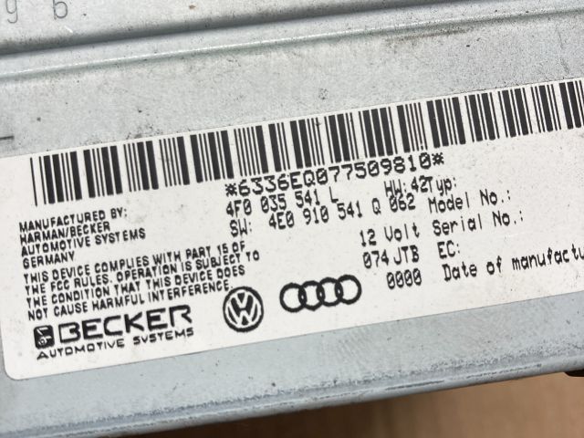 bontott AUDI A4 B8 Rádió / CD