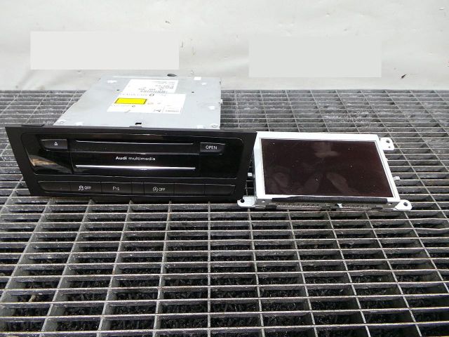 bontott AUDI A4 B8 Rádió / CD