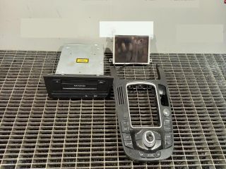 bontott AUDI A4 B8 Rádió / CD