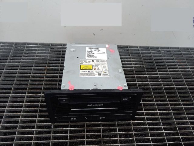 bontott AUDI A4 B8 Rádió / CD