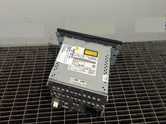 bontott AUDI A4 B8 Rádió / CD