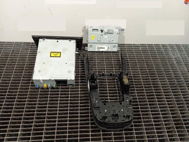 bontott AUDI A4 B8 Rádió / CD