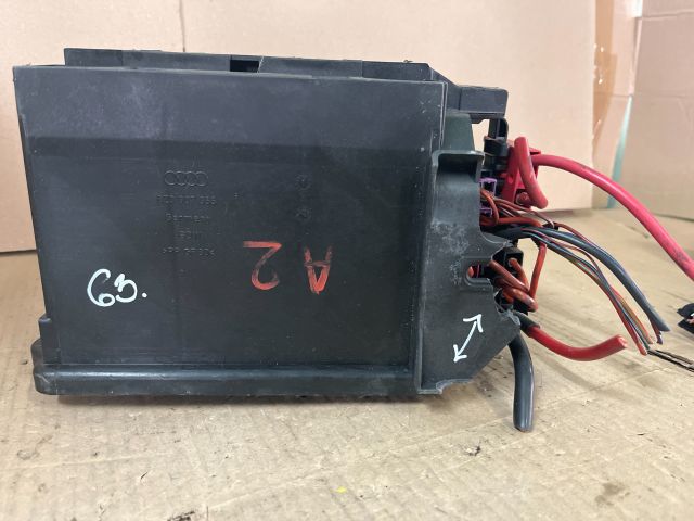 bontott AUDI A4 B8 Relé