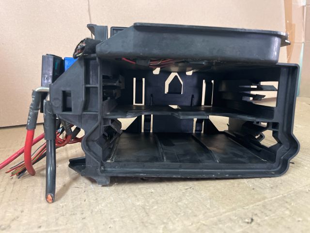 bontott AUDI A4 B8 Relé