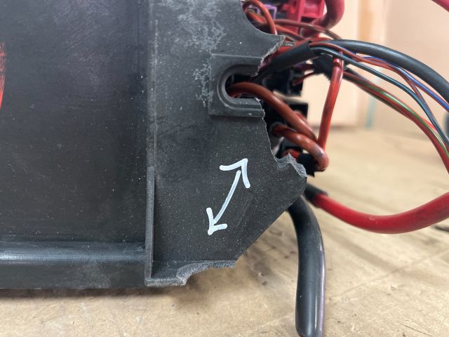 bontott AUDI A4 B8 Relé