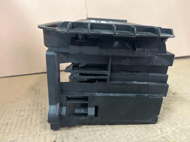 bontott AUDI A4 B8 Relé