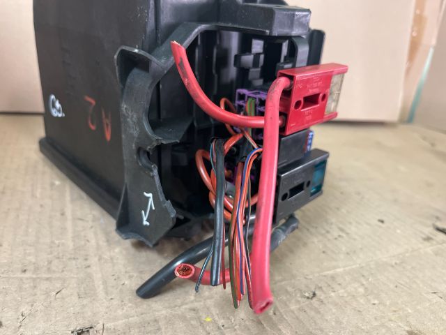 bontott AUDI A4 B8 Relé